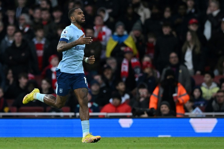 Toney not leaving Brentford in January despite interest from Arsenal and Chelsea