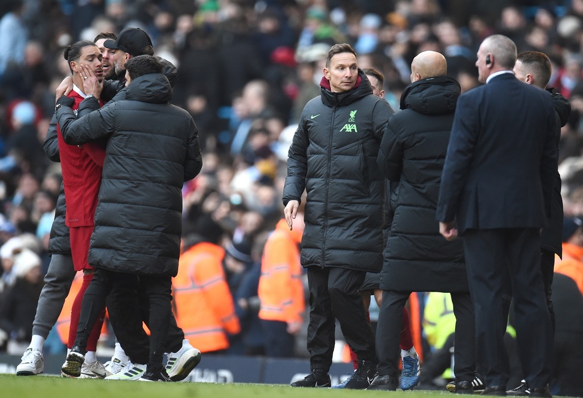 Liverpool boss Jurgen Klopp 'didnt understand a word' of Nunez's spat with Guardiola