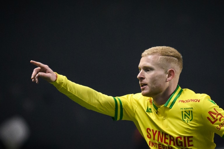 Nice lose unbeaten record as Lens inflict more pain on struggling Lyon