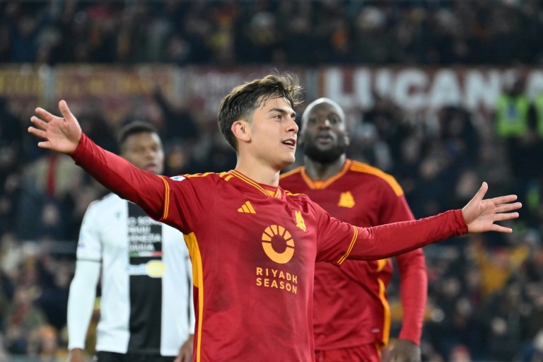 Roma eye Italy's Champions League spots with Sassuolo comeback