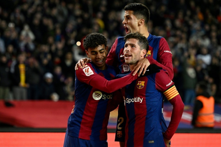 Sergi Roberto fires struggling Barca to victory over Almeria