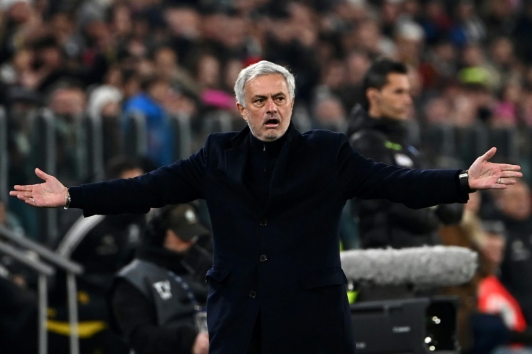 Jose Mourinho to meet with Napoli board this week