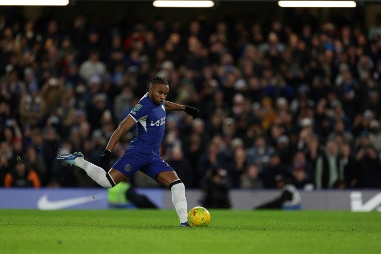 Chelsea boss Pochettino provides Nkunku injury update