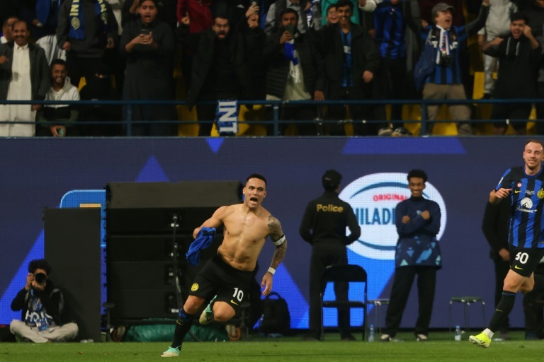 Martinez fires Inter to Italian Super Cup glory