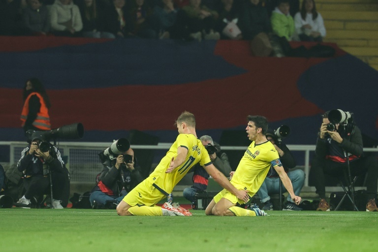 Five-goal Villarreal stun champions Barcelona