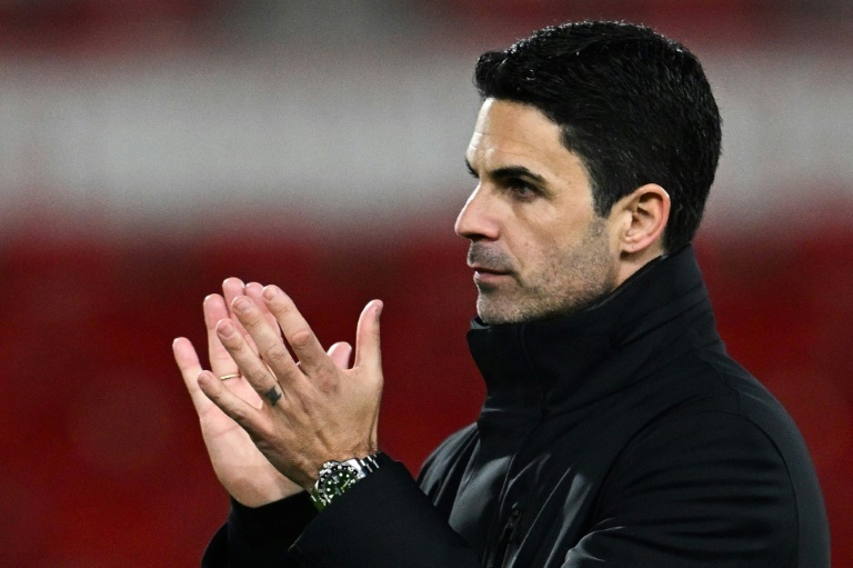 Arteta urges Arsenal to seize 'big chance' against Liverpool