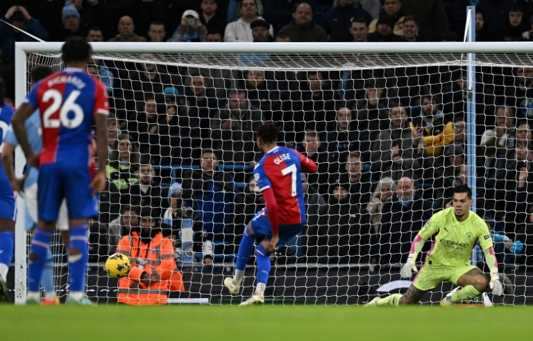 Man United keen to compete with Man City for Michael Olise