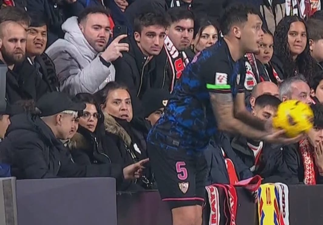 La Liga scandal: Rayo Vallecano fan sticks his finger into Lucas Ocampos