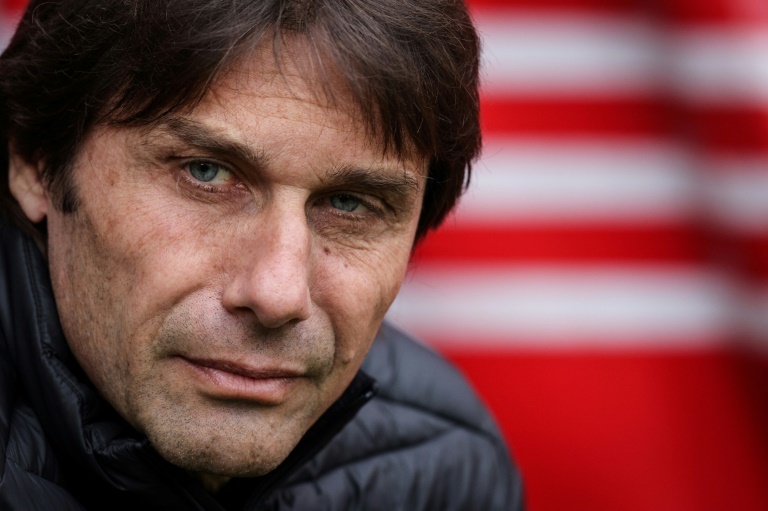 Conte offers himself to Barcelona to replace Xavi