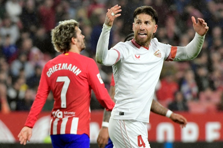 Lowly Sevilla deal Atletico blow in Liga title race