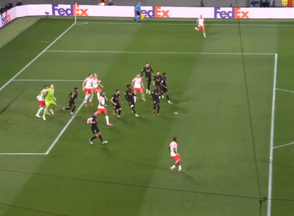 The controversial image: did Henrichs upset Lunin when Sesko's goal was disallowed?