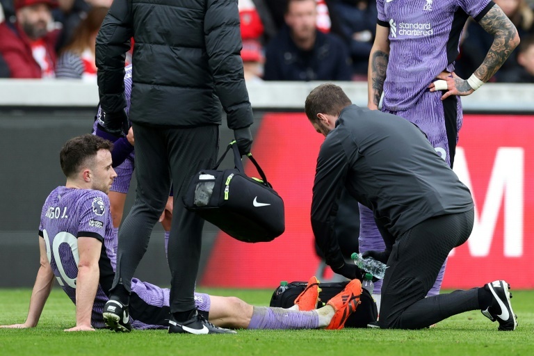 Unaffected Liverpool crush Brentford despite injuries