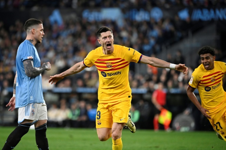 Lewandowski double snatches tame Barcelona win at Celta