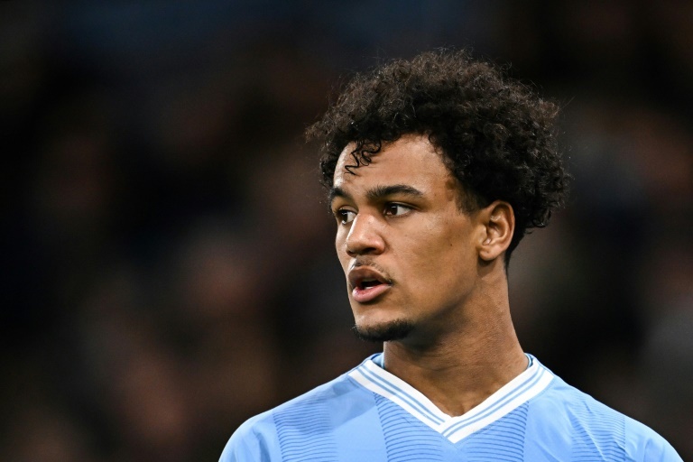 Man City's Norway starlet Bobb signs new contract