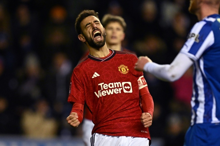 Ten Hag slams Forest for 'targeting' Fernandes in Man Utd victory