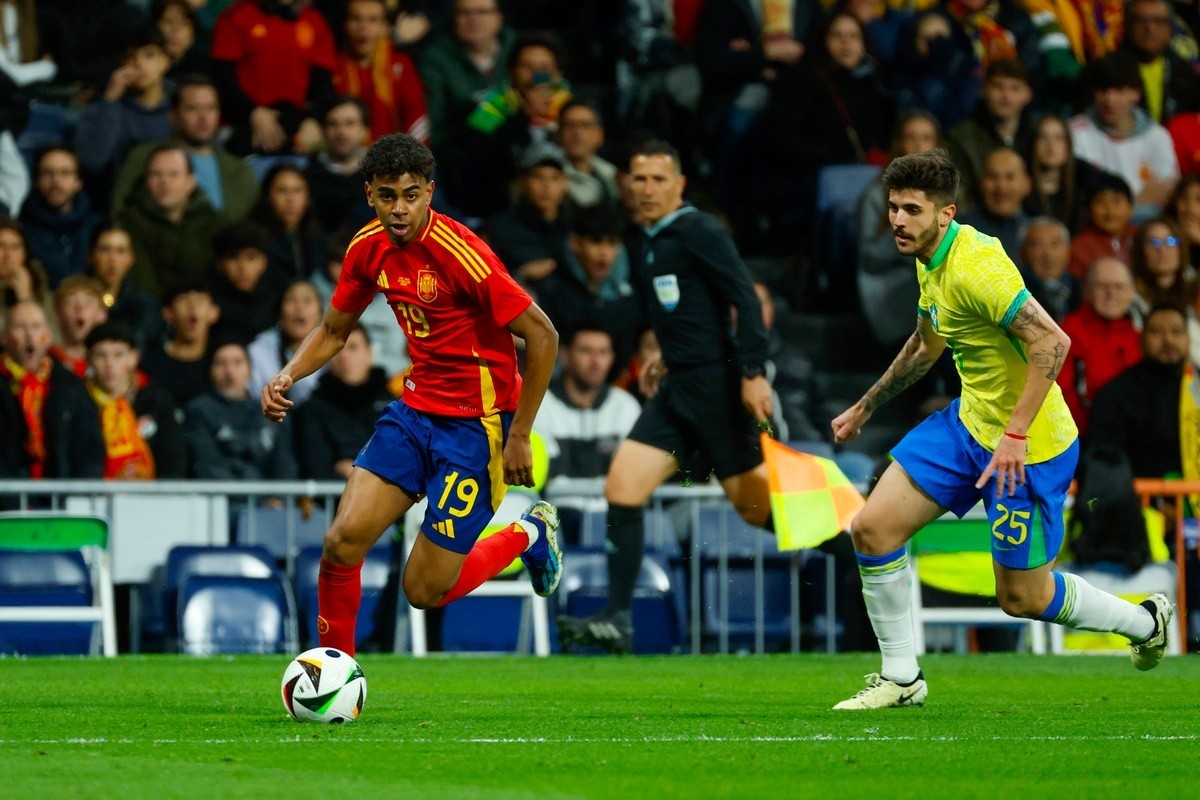 Barca star Yamal, 16, was given a standing ovation at the Bernabeu