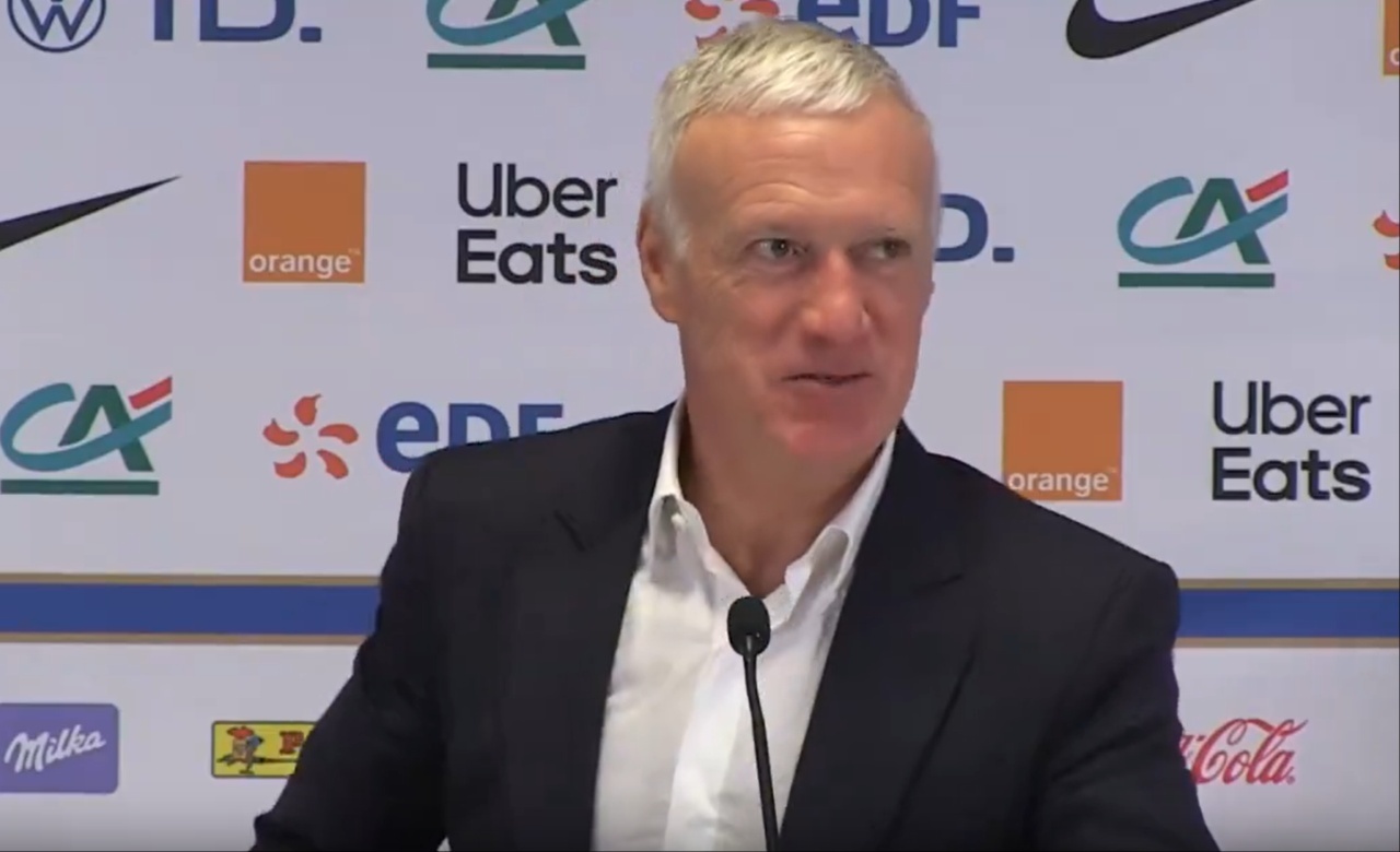 Deschamps annoyed with Mbappe's public whistles: "It shouldn't happen"