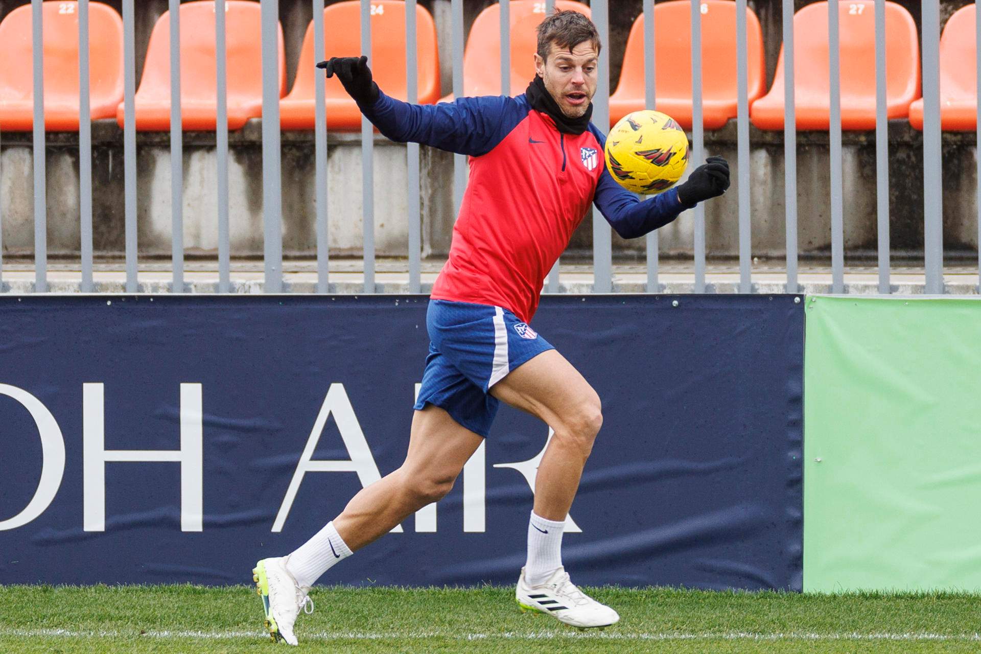 Azpilicueta returns to full fitness and is included in Atletico's squad list against Villareal