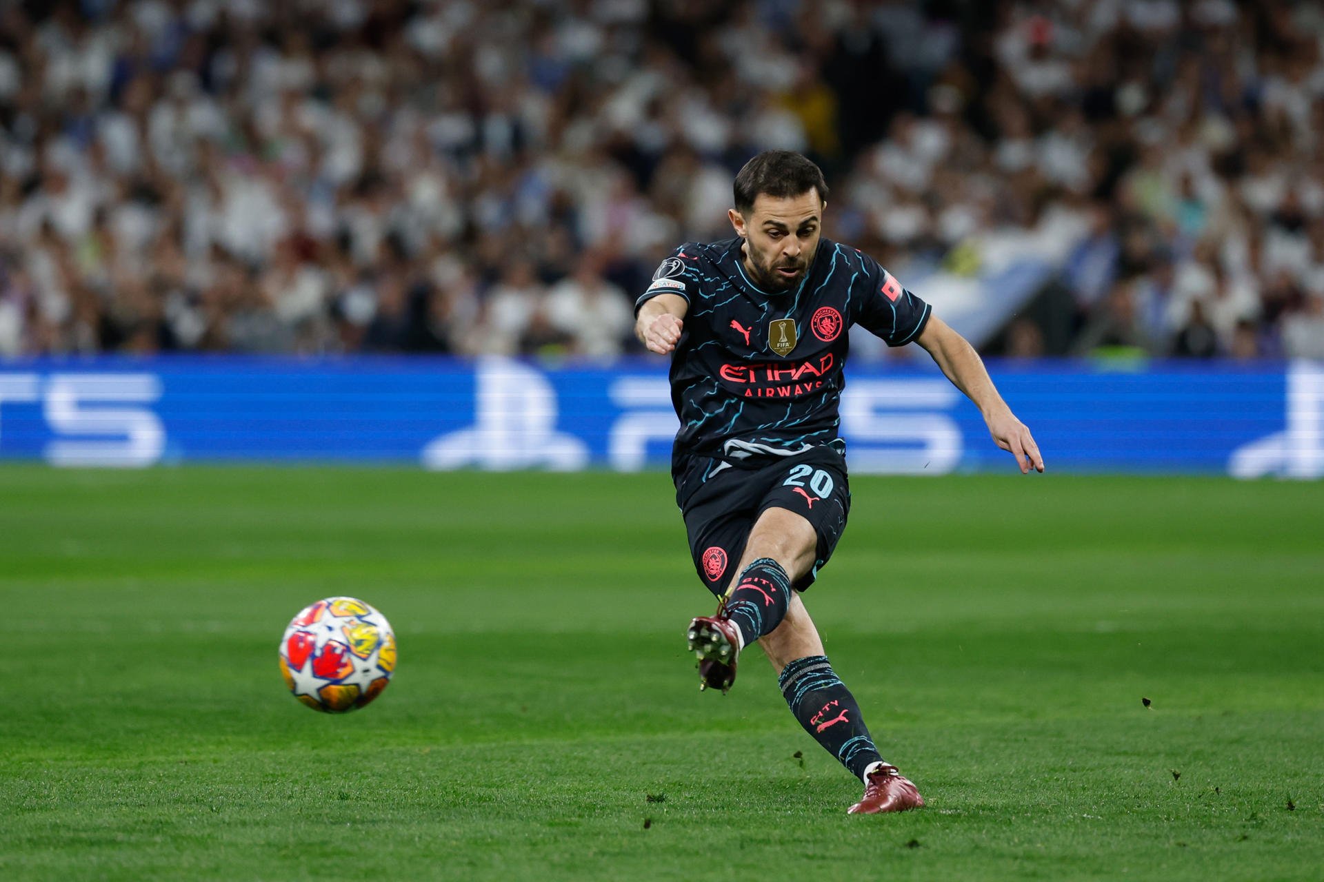 PSG join Barcelona in race for Bernardo Silva