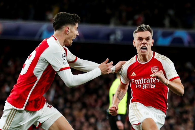 Arsenal inflict Chelsea historic thrashing to regain top spot