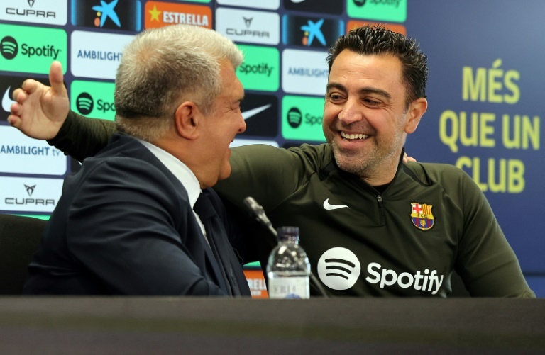 Xavi and Barca remain tied in marriage of convenience