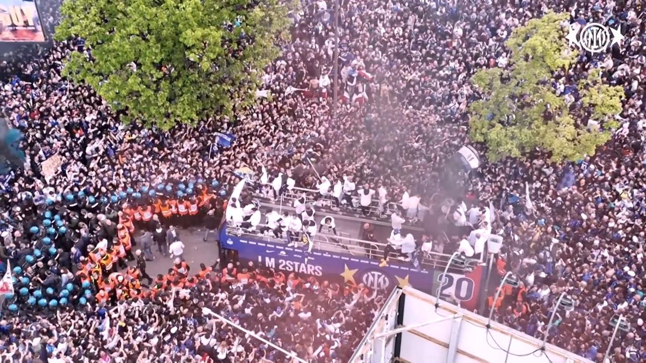 VIDEO: Inter celebrate the Scudetto with a parade in the streets of Milan