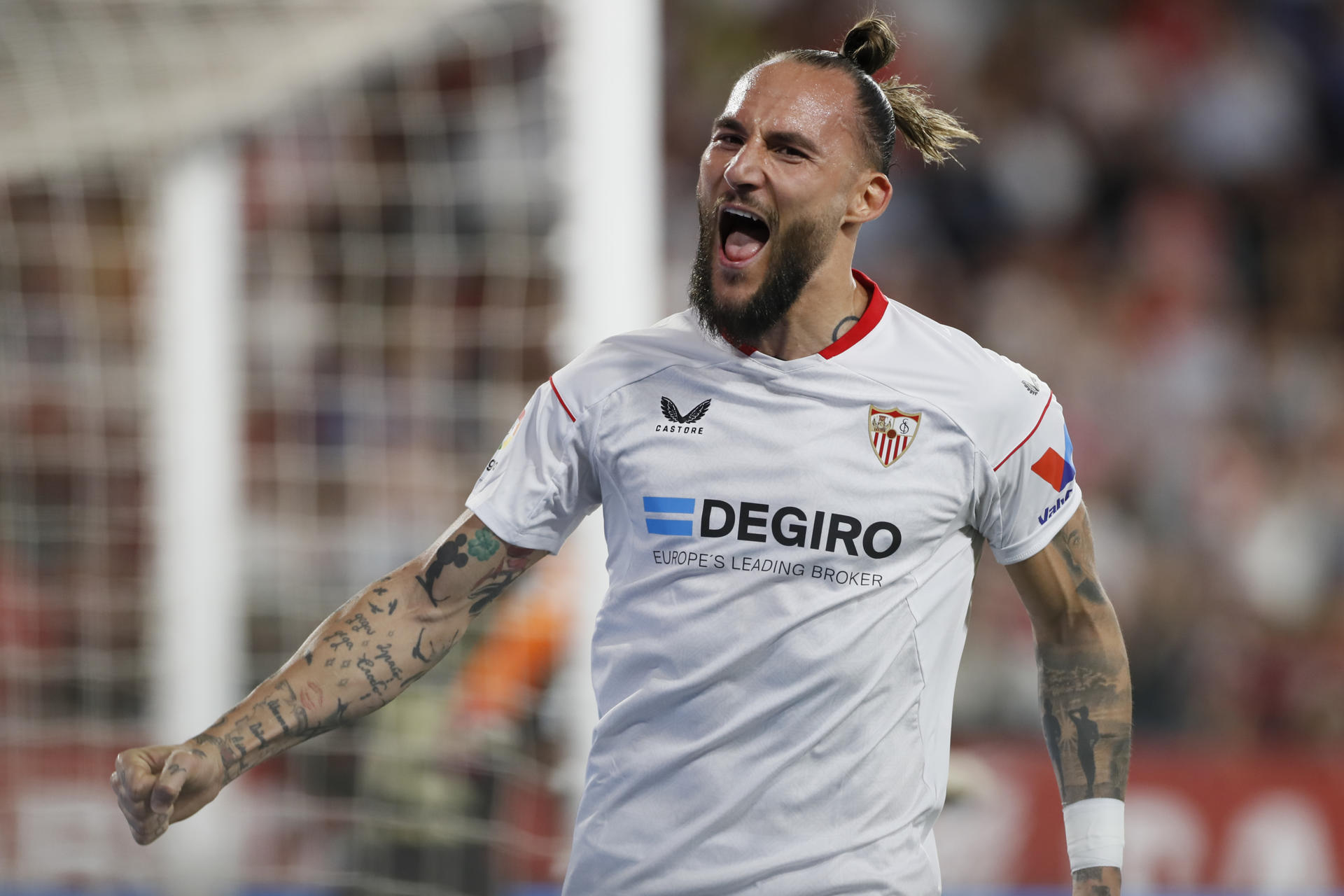 Gudelj back in training with Sevilla, En-Nesyri absent