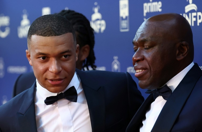 Mbappe wins award for Ligue 1 player of the year