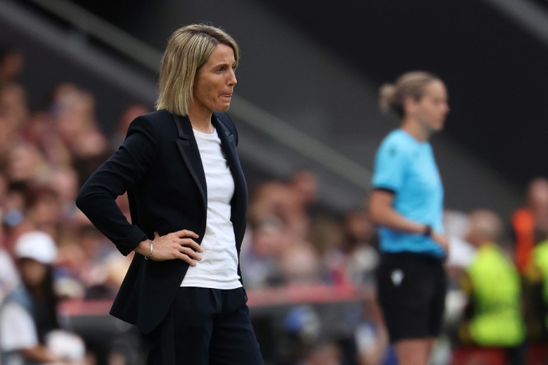 Chelsea women hire Bompastor as Hayes' successor