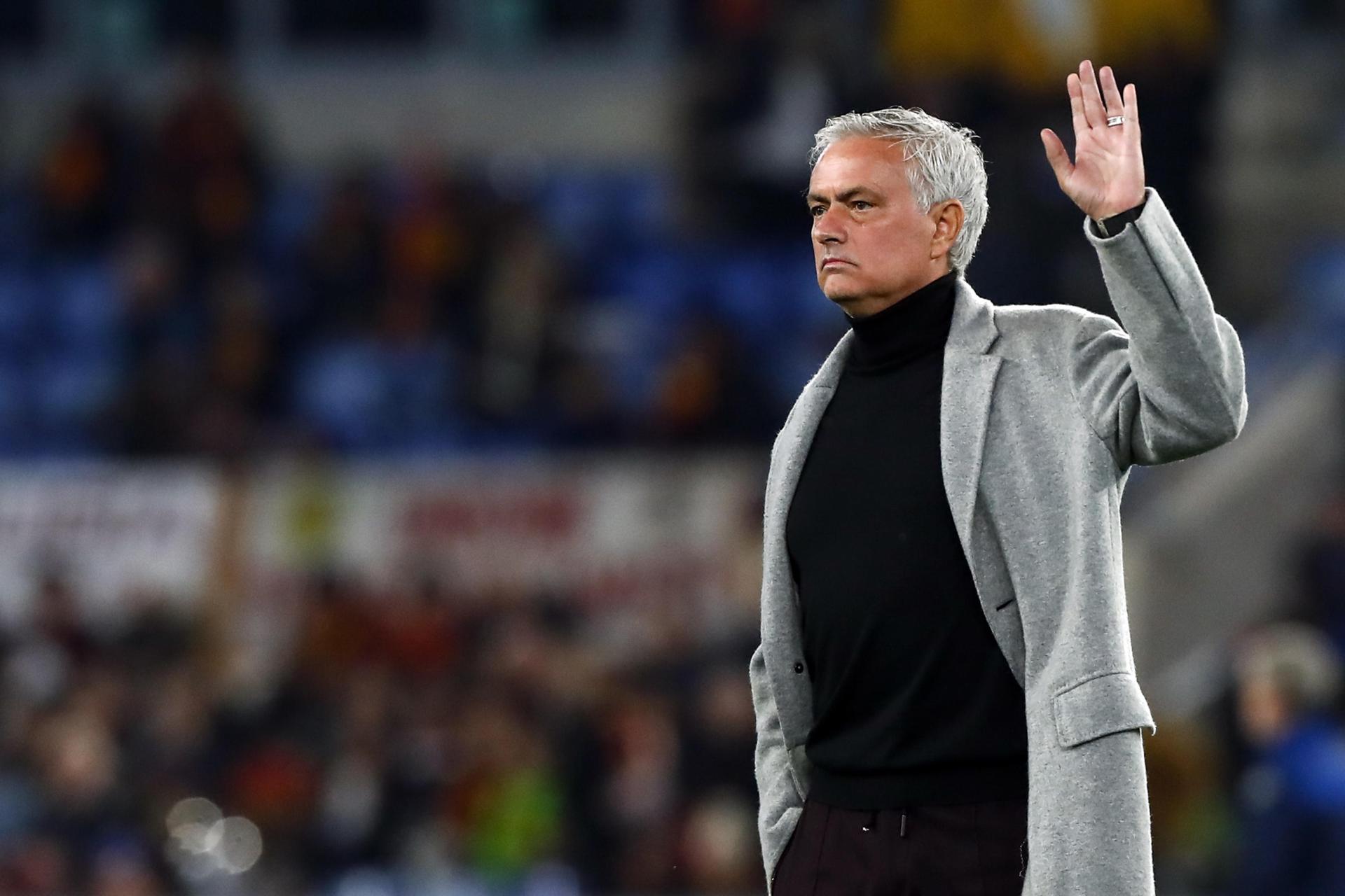 Mourinho gives up on big leagues, closer to Fenerbahce