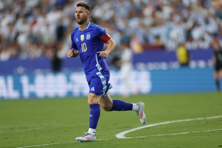 Messi spearheads Argentina's Copa America defence