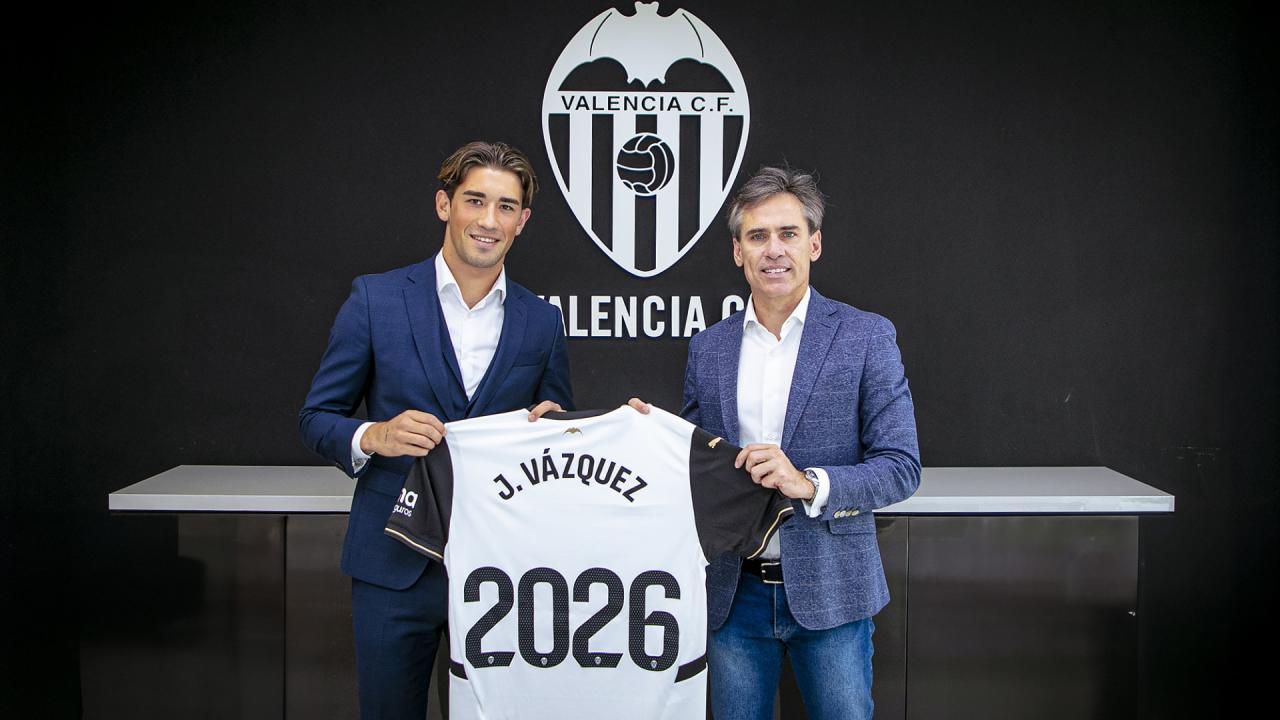 Jesus Vazquez renews with Valencia until 2026
