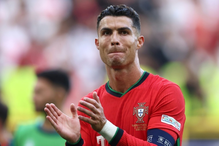 Cristiano Ronaldo bordering on illegal, says Gary Neville