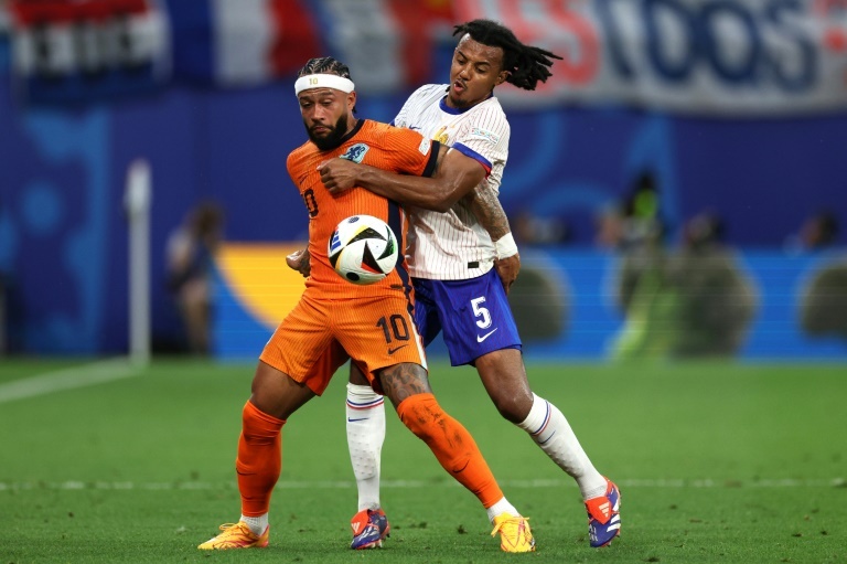 Dutch boss Koeman backs struggling Depay to shine at Euro 2024