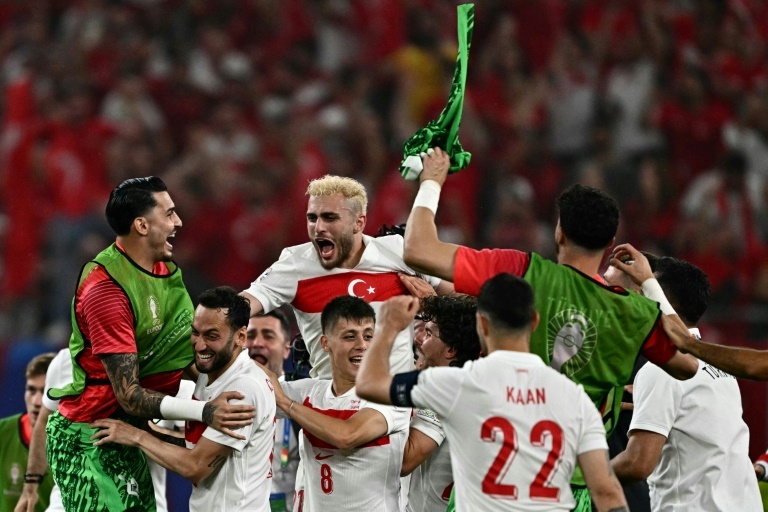 Turkey edge into Euros last 16 with tense win over Czechs