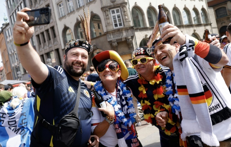 Euro 2024 at halftime: good vibes, late trains