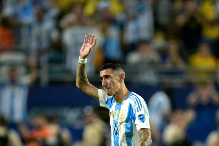 Di Maria could bid farewell to Argentina by playing 11 minutes against Chile