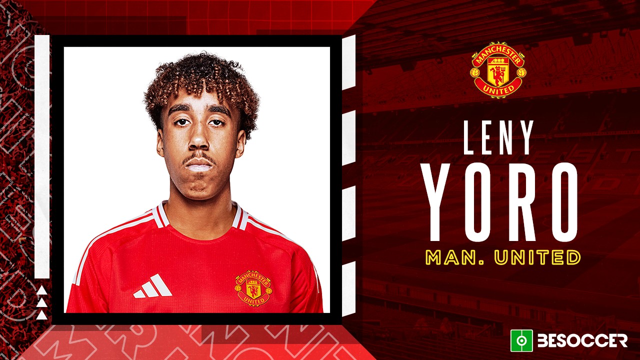 OFFICIAL: Leny Yoro signs for Man United until 2029