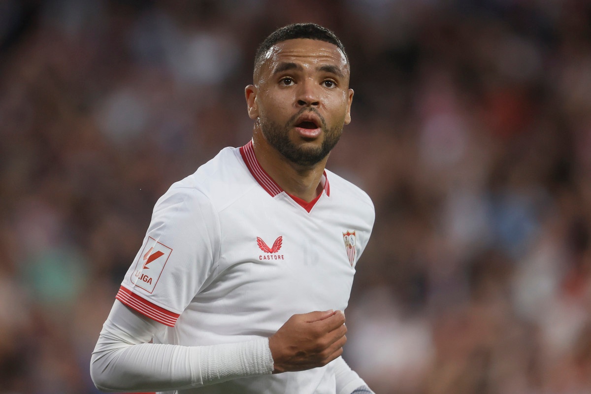 Fenerbahce and Roma still bidding for Sevilla star En-Nesyri