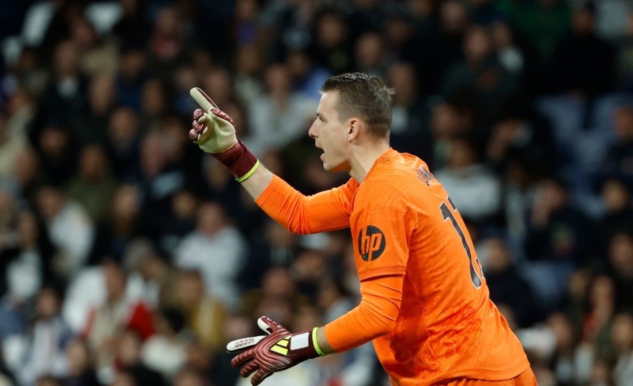 Real Madrid put €30m price tag on Lunin as Kepa keeps waiting