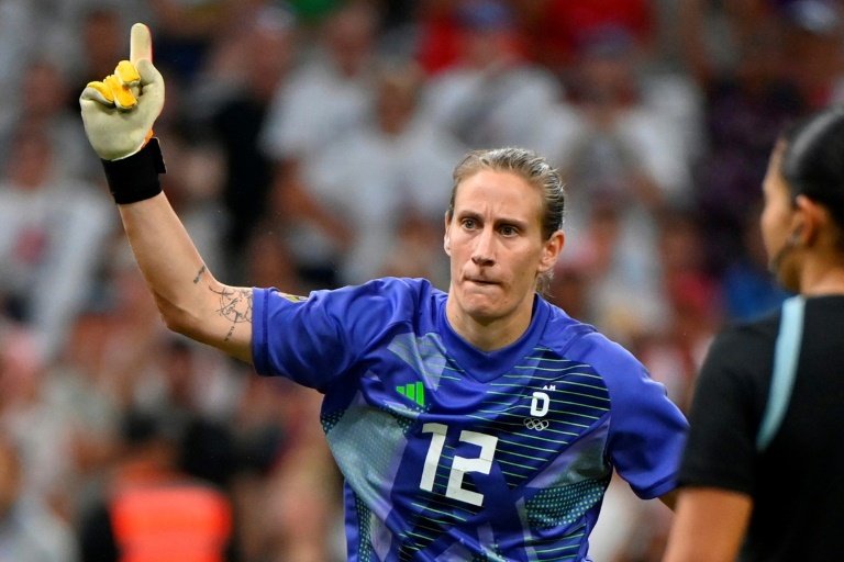 Reigning champions Canada knocked out of Olympic women's football