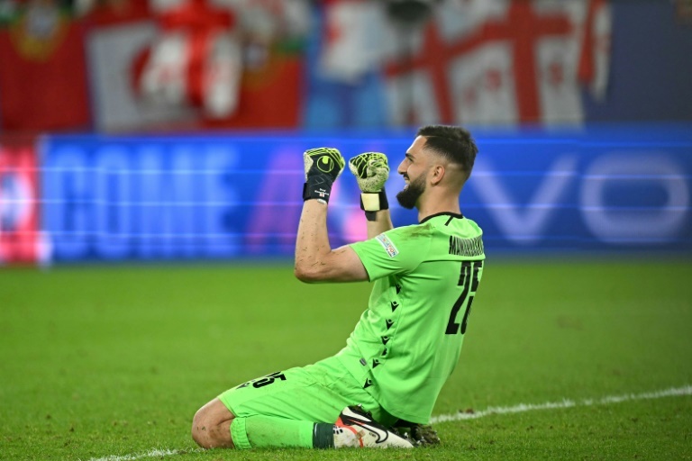 Liverpool plan Mamardashvili to replace Alisson