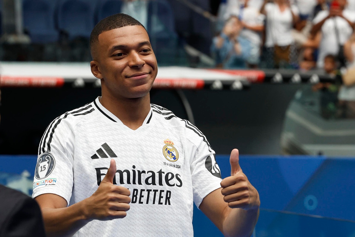 Mbappe completes first training session with Madrid