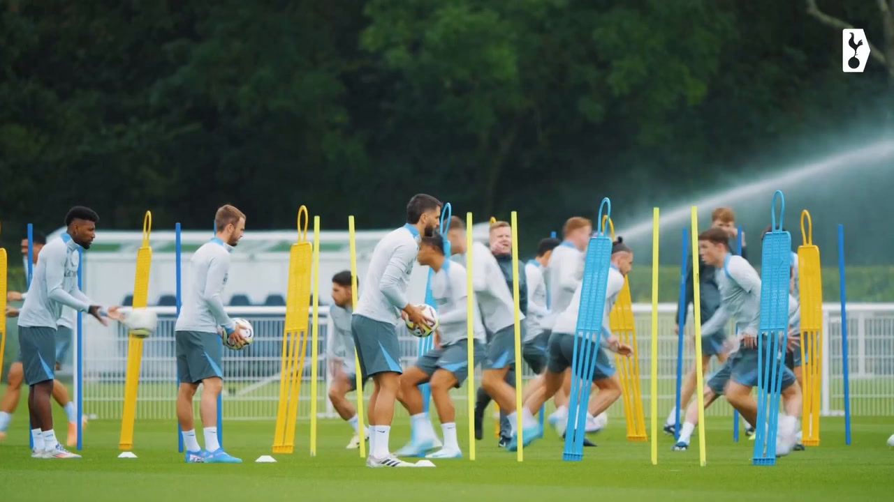 VIDEO: Full Spurs squad gets to work after Romero returns to training