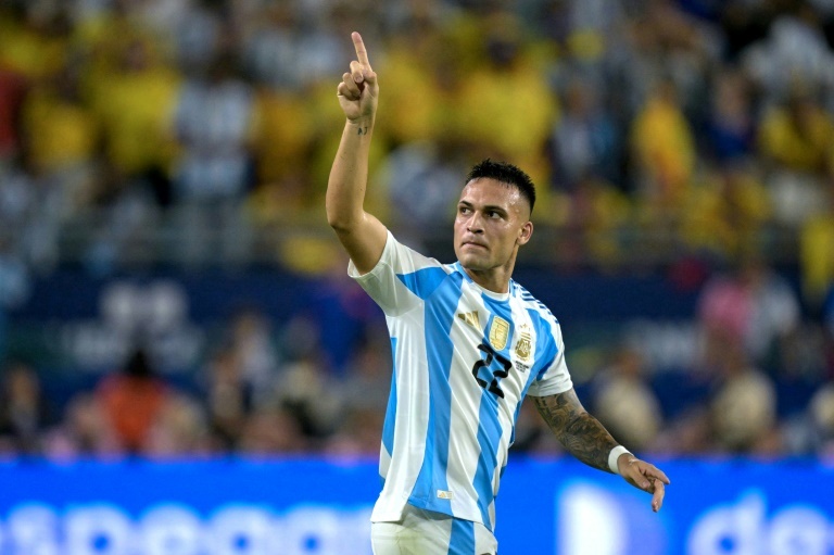 OFFICIAL: Lautaro Martinez signs new Inter deal until 2029