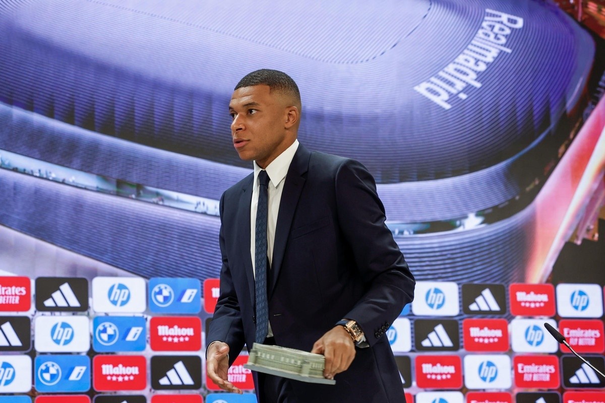 Mbappe demands €55m debt from PSG