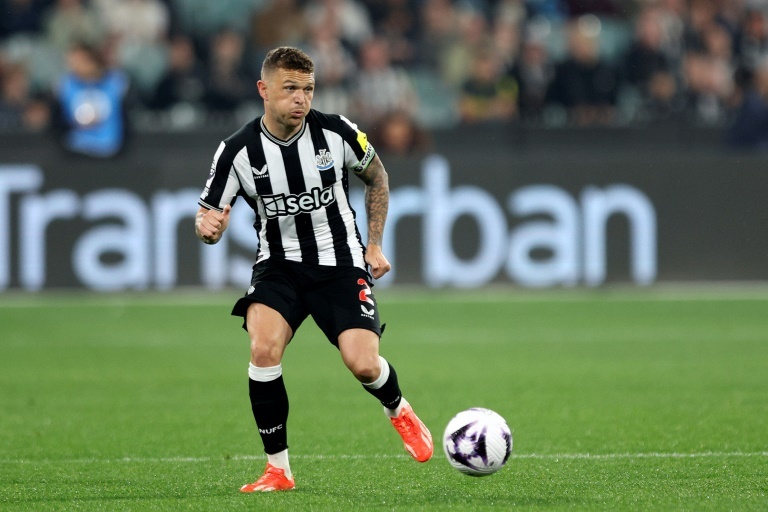 Howe hopes to keep Trippier amid exit talk