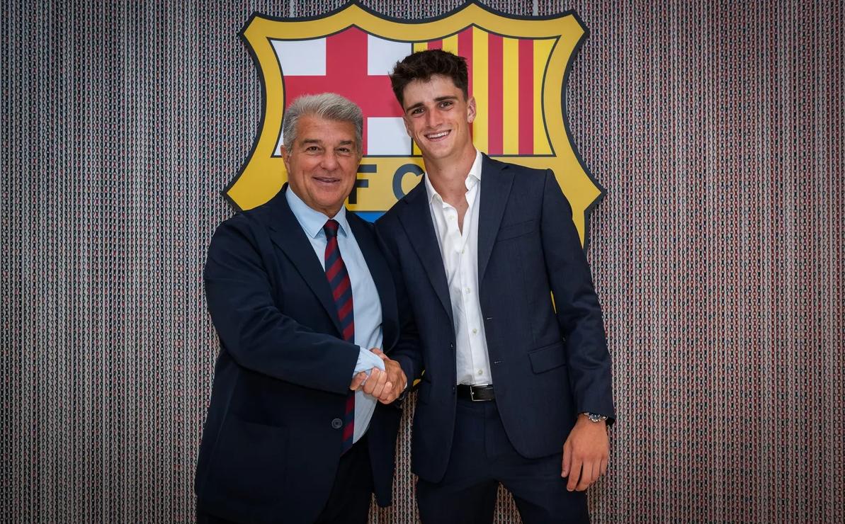 OFFICIAL: Pau Victor signs his contract with Barcelona