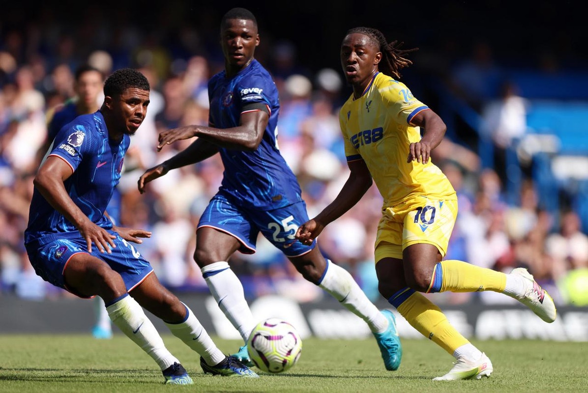 Chelsea share points at Stamford Bridge