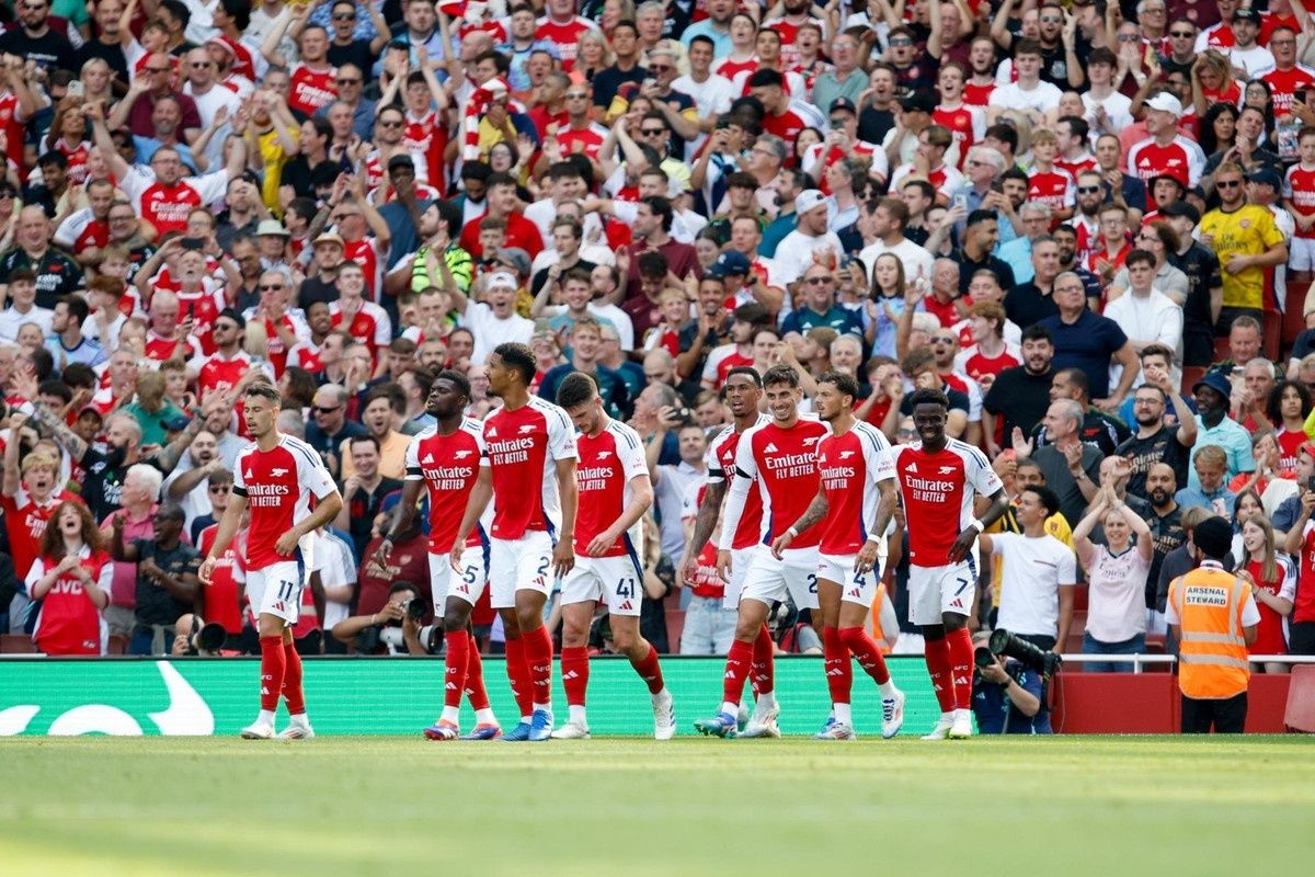 Arsenal banned from wearing home kit in North London Derby showdown